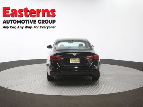 Used 2025 Nissan Altima 2.5 SV FWD image 37