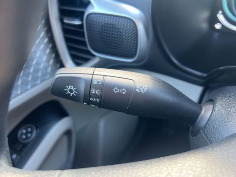 Used 2025 Kia Soul LX w/ LX Technology Package image 14