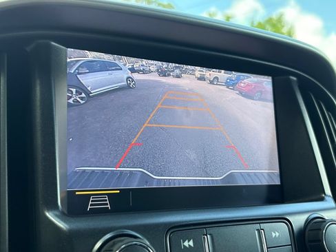 Used 2020 Chevrolet Colorado LT w/ Safety Package RWD image 19