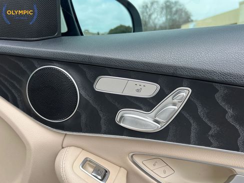 Used 2016 Mercedes-Benz C 300 Sedan w/ Premium 1 Package image 37