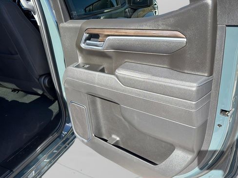 Used 2025 Chevrolet Silverado 1500 LT image 12