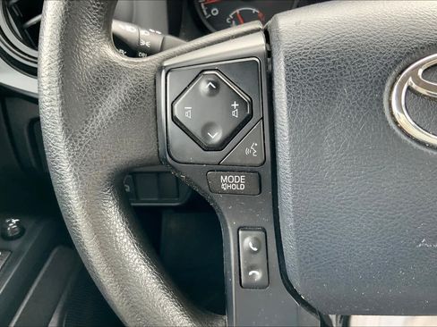 Used 2020 Toyota Tacoma SR AWD/4WD image 19