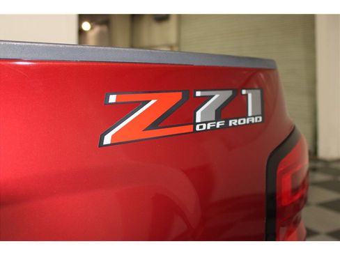 Used 2018 Chevrolet Silverado 1500 LT w/ All Star Edition image 19