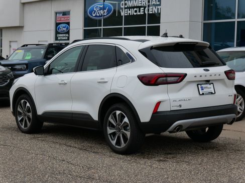 Used 2023 Ford Escape Platinum image 27