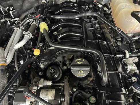 Used 2022 Jeep Wrangler Unlimited Rubicon w/ Cold Weather Group AWD/4WD image 10