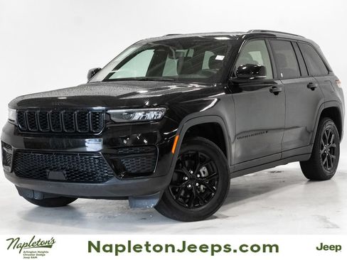 Used 2024 Jeep Grand Cherokee Altitude AWD/4WD image 1