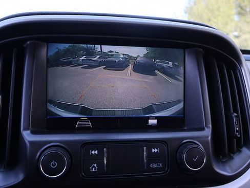 Used 2021 Chevrolet Colorado LT image 25