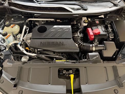 Used 2025 Nissan Rogue SV FWD image 34