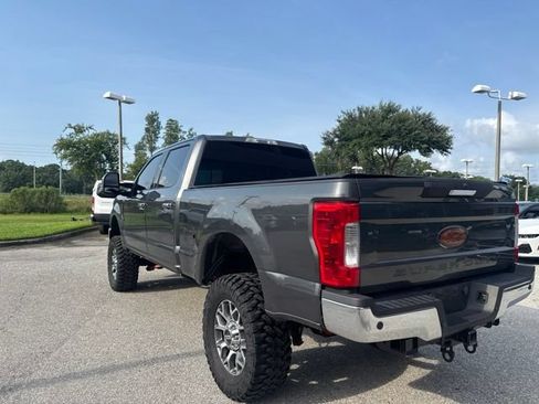 Used 2017 Ford F250 XLT w/ XLT Premium Package AWD/4WD image 4