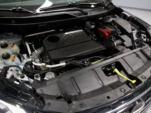 Certified 2025 Nissan Rogue SV image 15