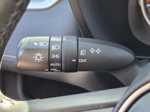 Used 2020 Toyota RAV4 XLE Premium image 30