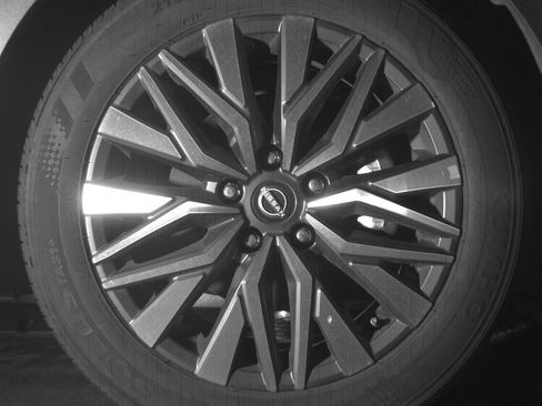 Used 2025 Nissan Altima 2.5 SV FWD image 10