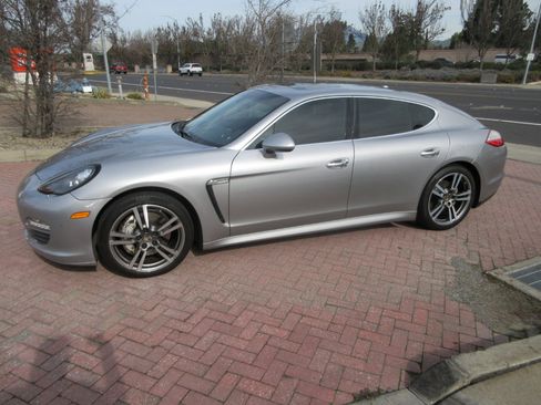 Used 2013 Porsche Panamera S image 75
