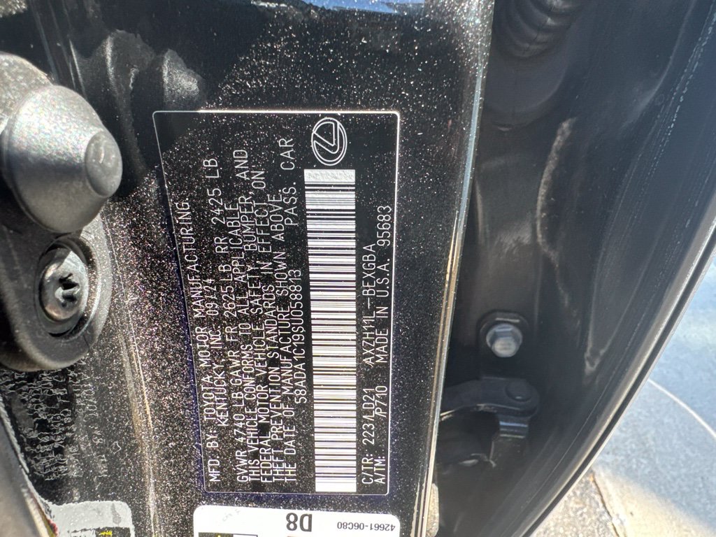 Used 2025 Lexus ES 300h w/ Premium Package FWD image 2