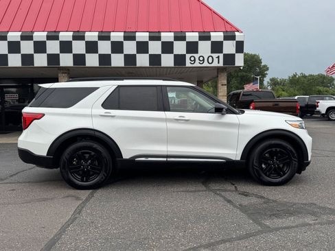 Used 2021 Ford Explorer XLT w/ Equipment Group 202A AWD/4WD image 8