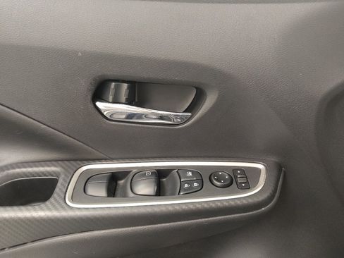 Used 2020 Nissan Versa SR w/ Convenience Package FWD image 27