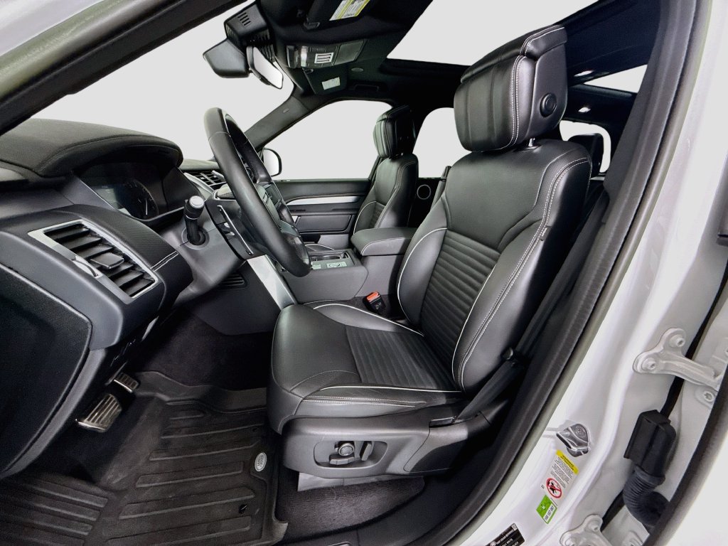 Used 2023 Land Rover Discovery HSE R-Dynamic AWD/4WD image 19