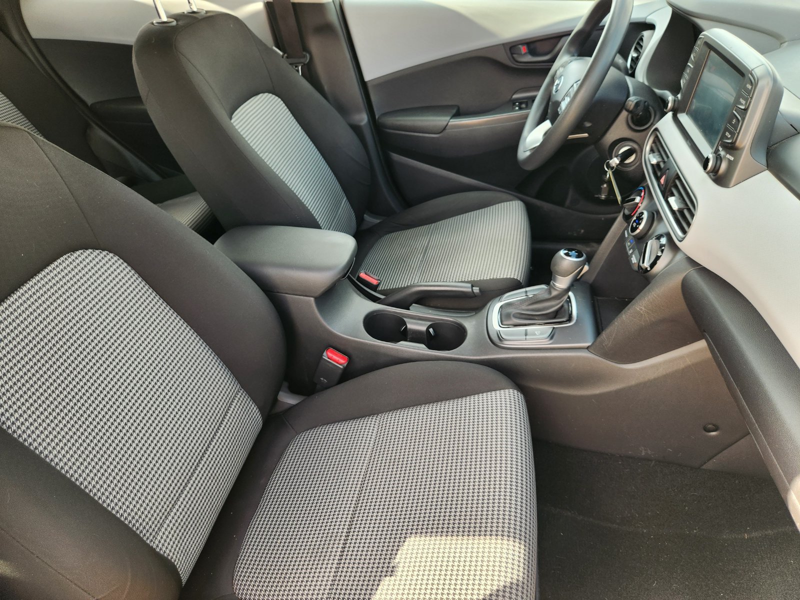 Used 2018 Hyundai Kona SE FWD image 15