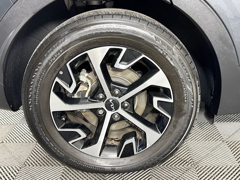 Used 2024 Kia Sportage EX FWD image 31