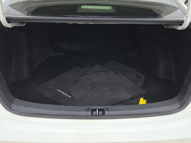 Used 2021 Toyota Corolla LE FWD image 6