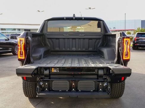 Used 2025 GMC Hummer EV 2X image 10