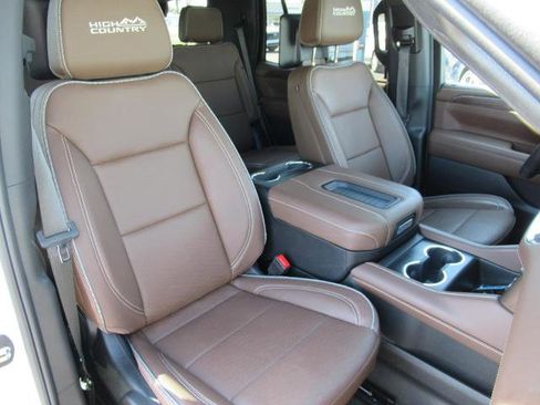 Certified 2024 Chevrolet Tahoe High Country w/ Advanced Technology Package AWD/4WD image 9