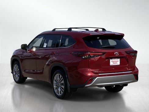 New 2026 Toyota Highlander Platinum AWD/4WD image 3