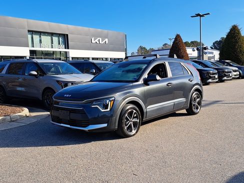 Used 2024 Kia Niro EX image 1