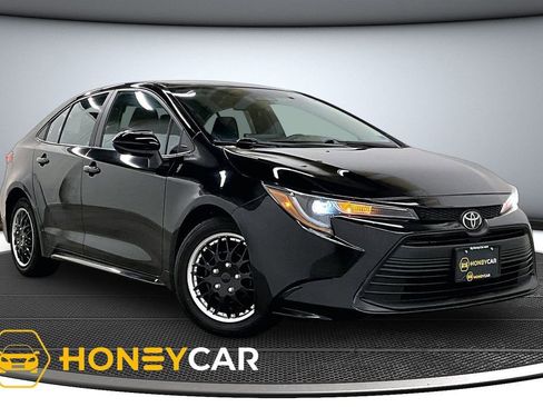 Used 2023 Toyota Corolla LE FWD image 1