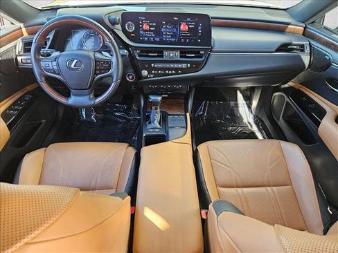 Used 2022 Lexus ES 300h w/ Luxury Package image 15