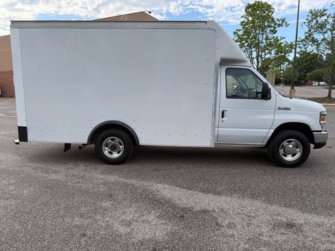 Used 2016 Ford E-350 and Econoline 350 Super Duty w/ Power Windows & Locks Group image 32