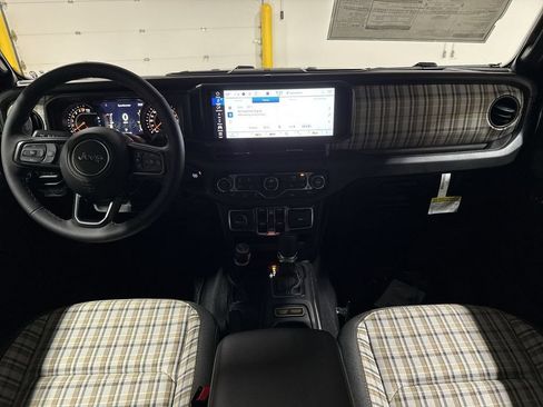 New 2026 Jeep Gladiator Mojave AWD/4WD image 10