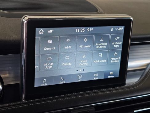 Used 2022 Lincoln Corsair FWD w/ Premium Package image 21