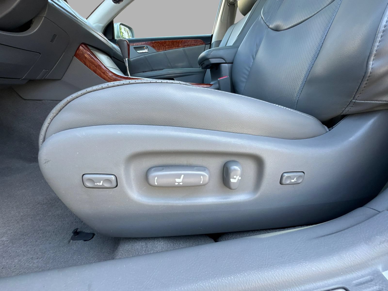 Used 2007 Toyota Avalon Limited FWD image 18