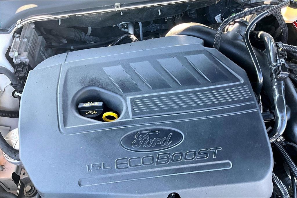 Used 2017 Ford Fusion SE w/ Equipment Group 201A FWD image 33