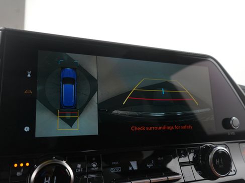 Used 2025 Toyota Highlander Platinum image 30