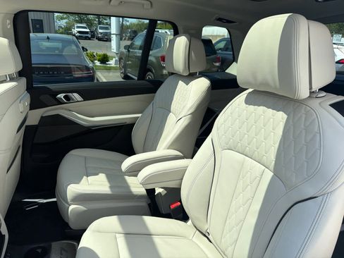 Used 2026 BMW X7 xDrive40i w/ Premium Package AWD/4WD image 10