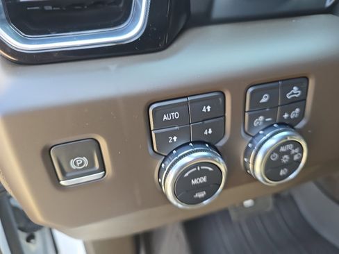 Used 2024 GMC Sierra 1500 Denali w/ Technology Package AWD/4WD image 22