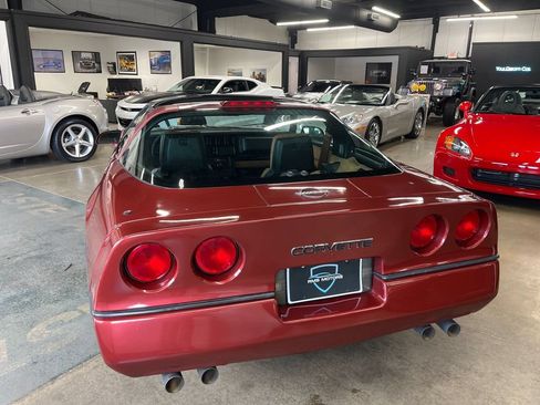 Used 1988 Chevrolet Corvette Coupe RWD image 6