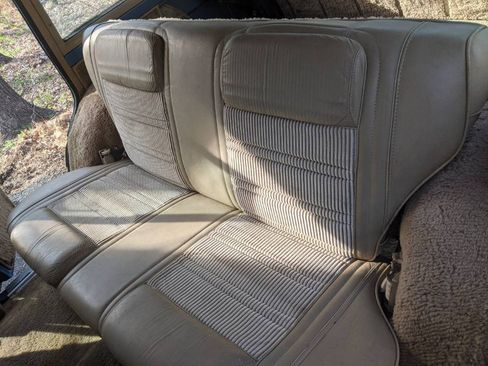 Used 1991 Jeep Grand Wagoneer image 9