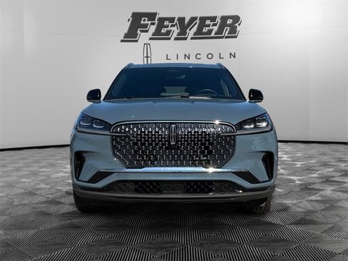 Used 2025 Lincoln Aviator Reserve w/ Equipment Group 201A image 8
