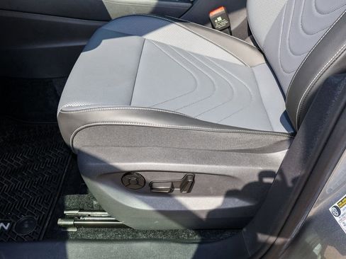 New 2026 Volkswagen Tiguan SE AWD/4WD image 14