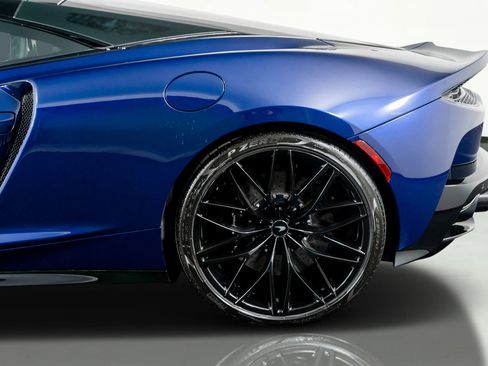 Used 2023 McLaren GT image 17