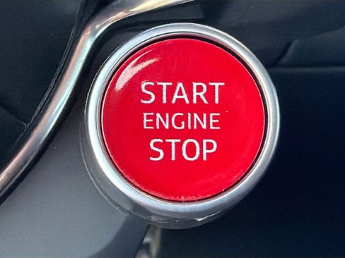 Used 2017 Audi R8 V10 w/ Carbon Exterior Package image 32