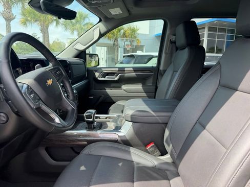 Used 2025 Chevrolet Silverado 1500 LTZ w/ Technology Package image 8