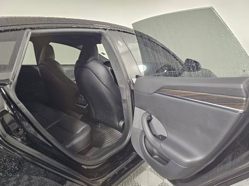 Used 2022 Tesla Model S image 14
