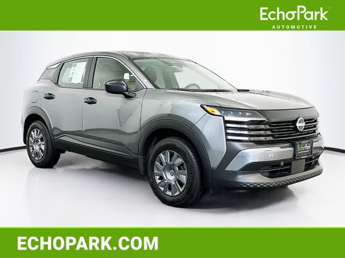 Used 2025 Nissan Kicks S image 1