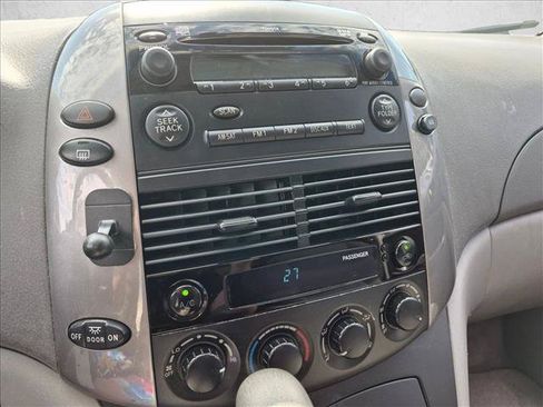 Used 2010 Toyota Sienna LE FWD image 13