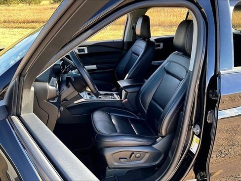 Used 2023 Ford Explorer XLT w/ Equipment Group 202A AWD/4WD image 21