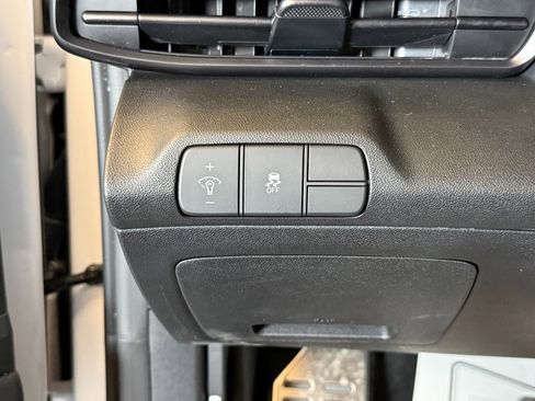 Used 2025 Hyundai Elantra Sport image 18